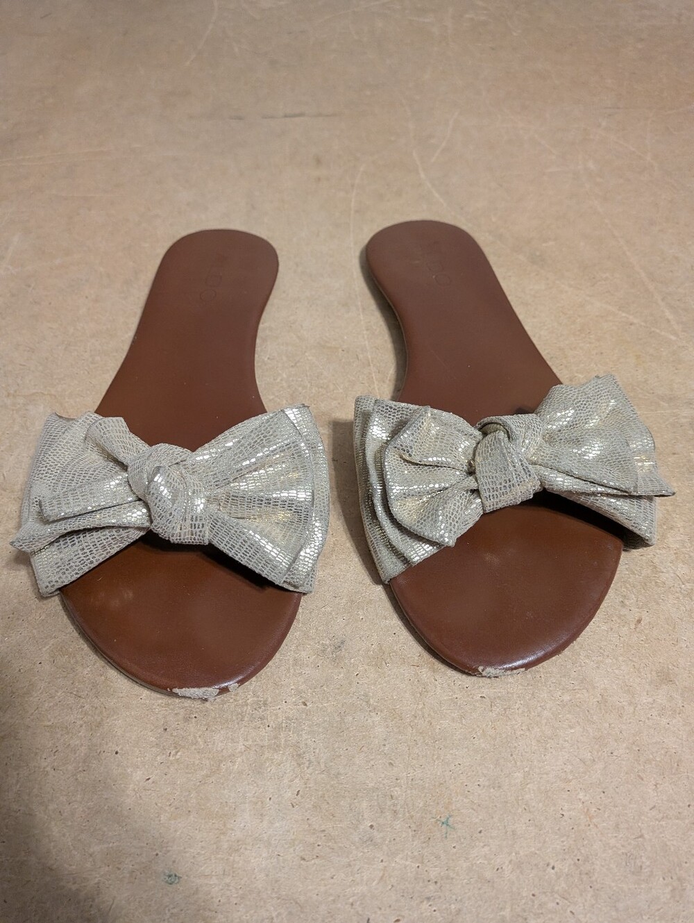 Women’s Slide Sandals with Gold Bow